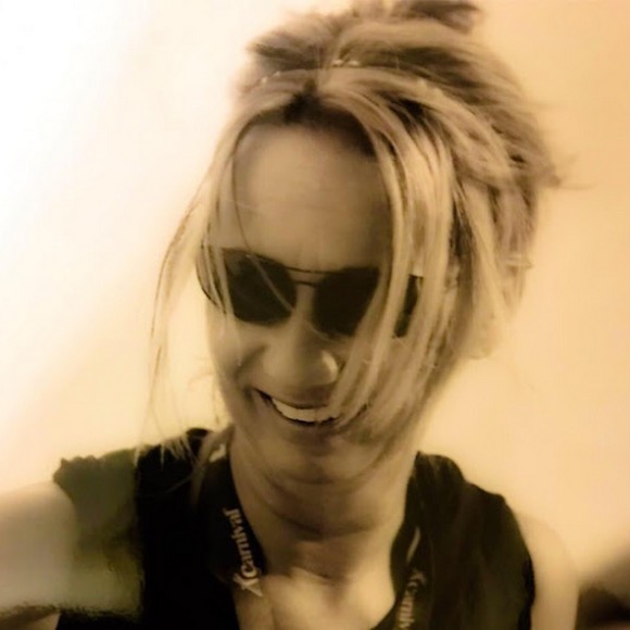 Meet your Posher, Jennifer - Picture 1 of 1